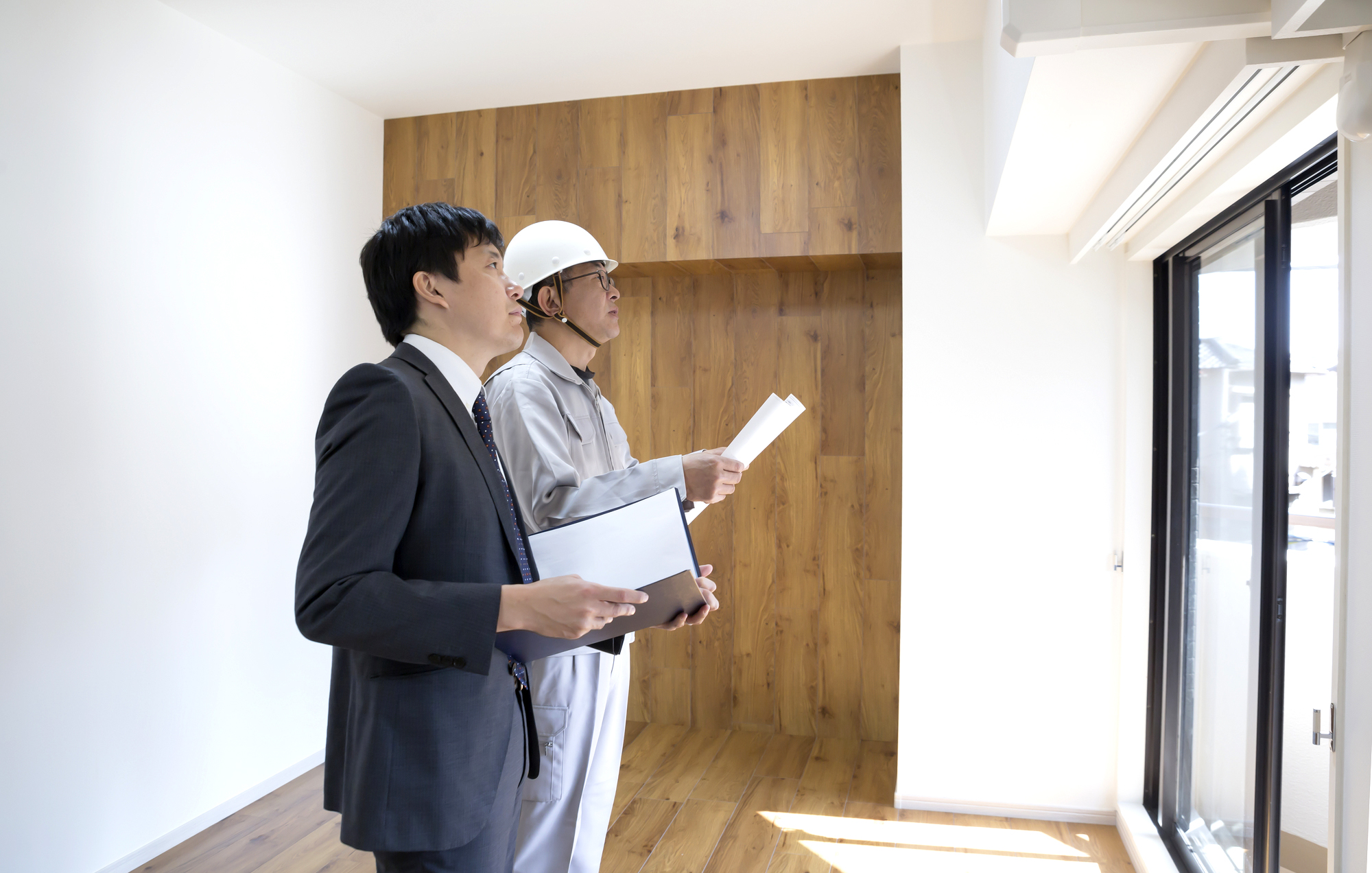 現地調査・診断：断熱・劣化・耐震の観点で現況を確認。