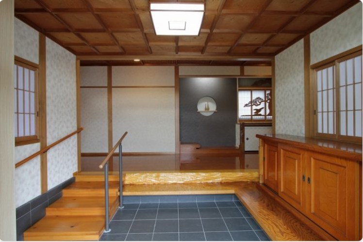 玄関に階段スロープを設置した施工事例