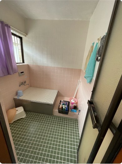 タイル張りからシステムバスに切り替えた浴室の施工事例