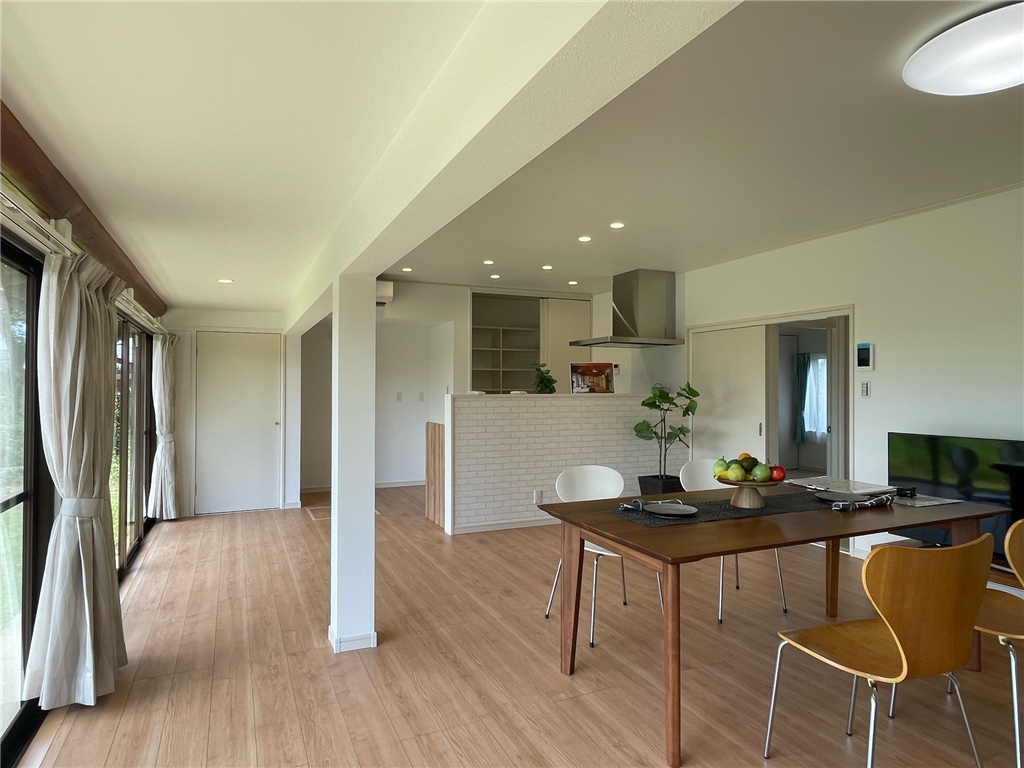 【かっこいい空間に】和室とリビングを一体化した事例やメリット・デメリット、費用目安を紹介｜とちぎリフォーム